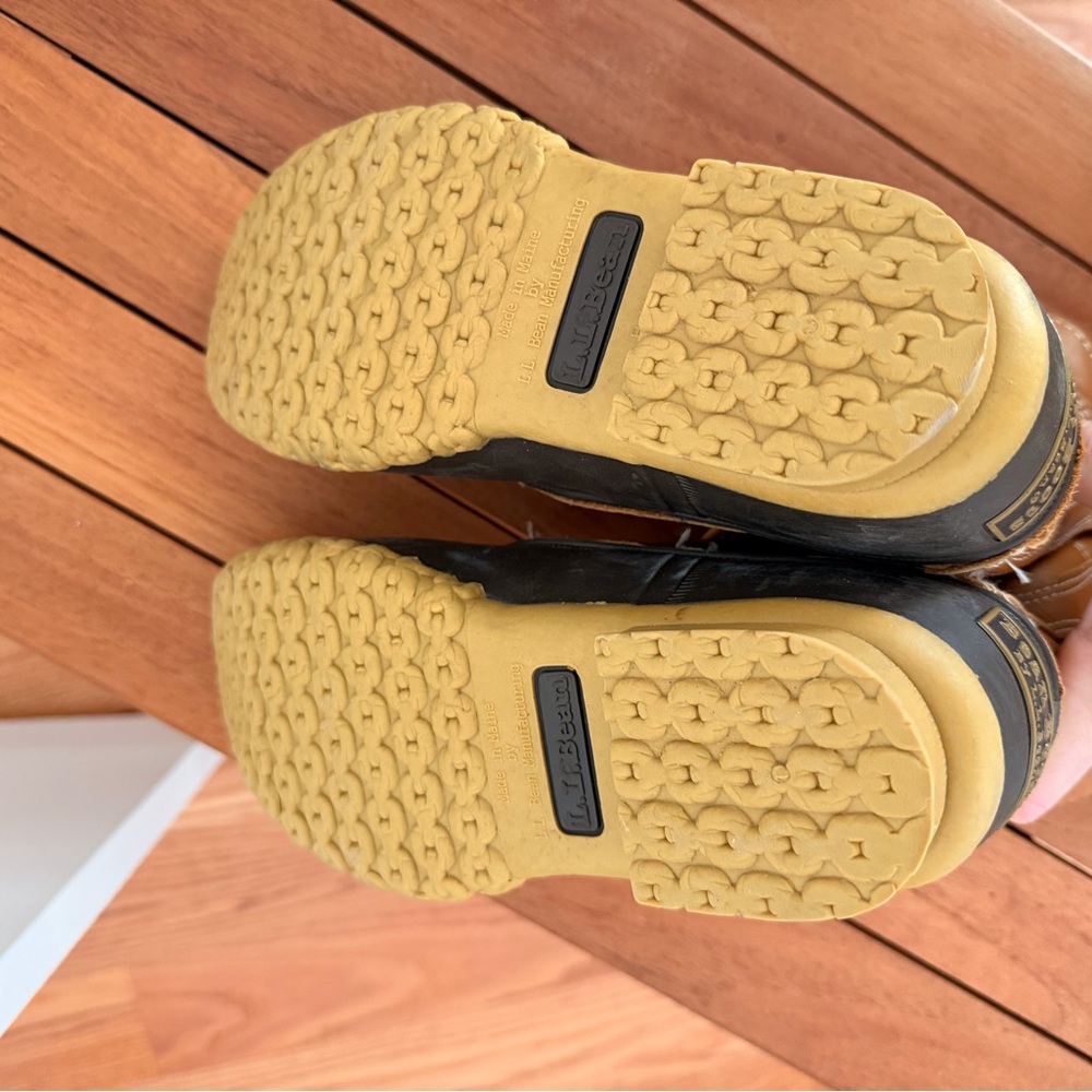L.L. Bean Tan Leather Interior - Picture 4 of 4